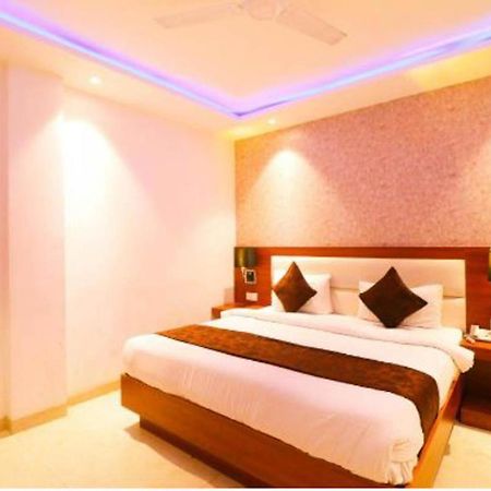 Hotel Royal Sky Luxury Near Delhi Airport Nuova Delhi Esterno foto