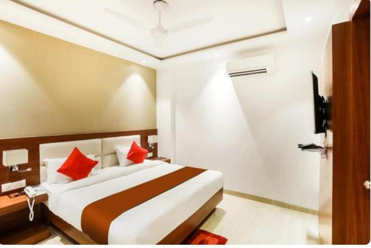 Hotel Royal Sky Luxury Near Delhi Airport Nuova Delhi Esterno foto