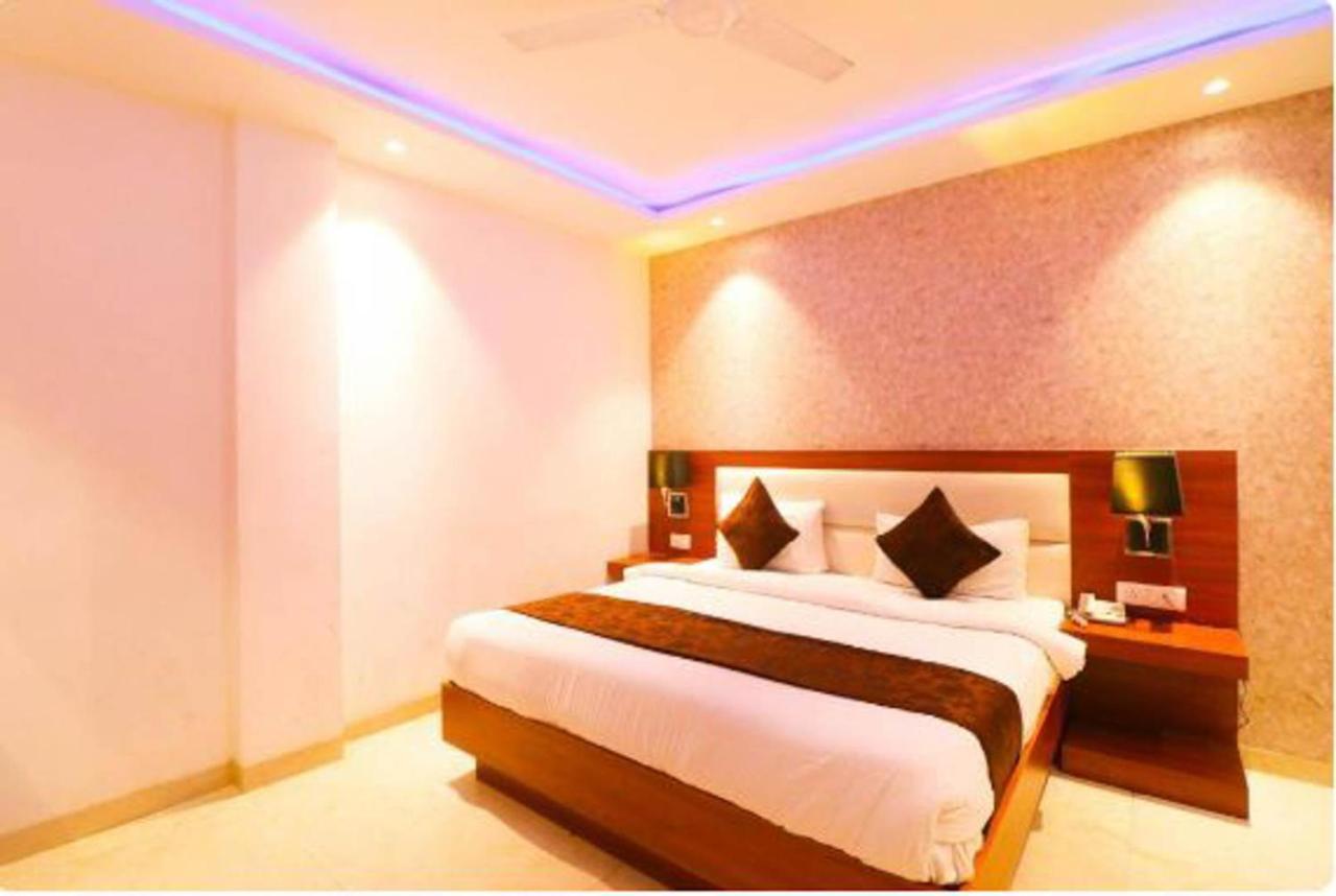 Hotel Royal Sky Luxury Near Delhi Airport Nuova Delhi Esterno foto