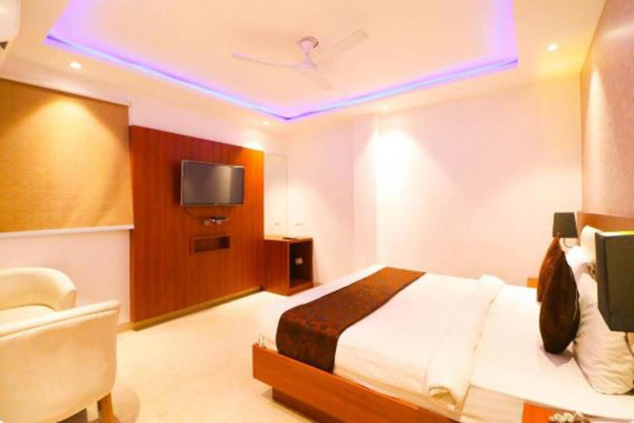 Hotel Royal Sky Luxury Near Delhi Airport Nuova Delhi Esterno foto